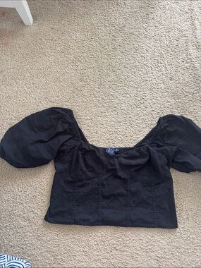 GAP Black Puff-Sleeve Cropped Top